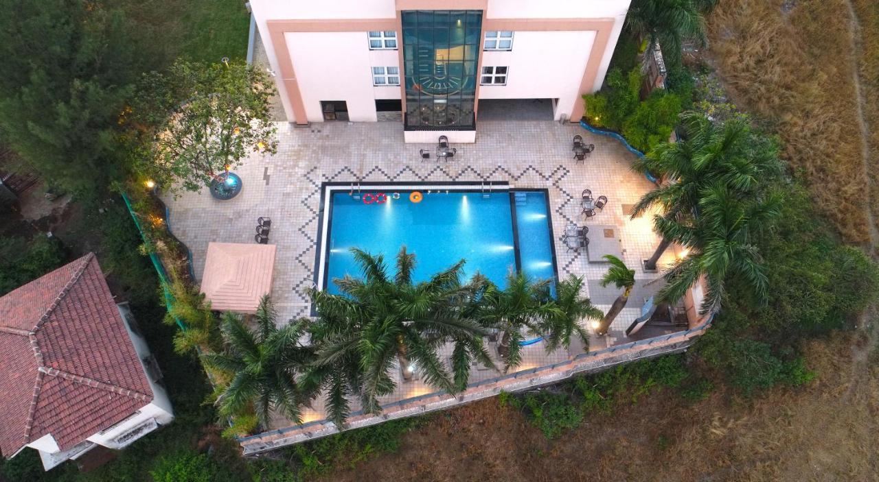 7 Apple Resort Lonavala Exterior foto