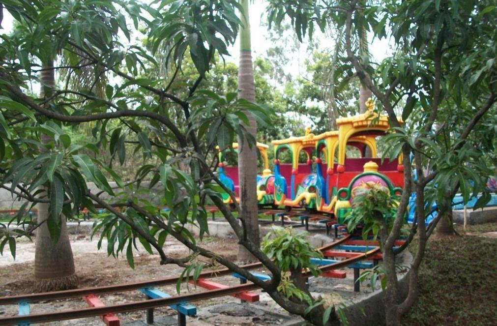 7 Apple Resort Lonavala Exterior foto